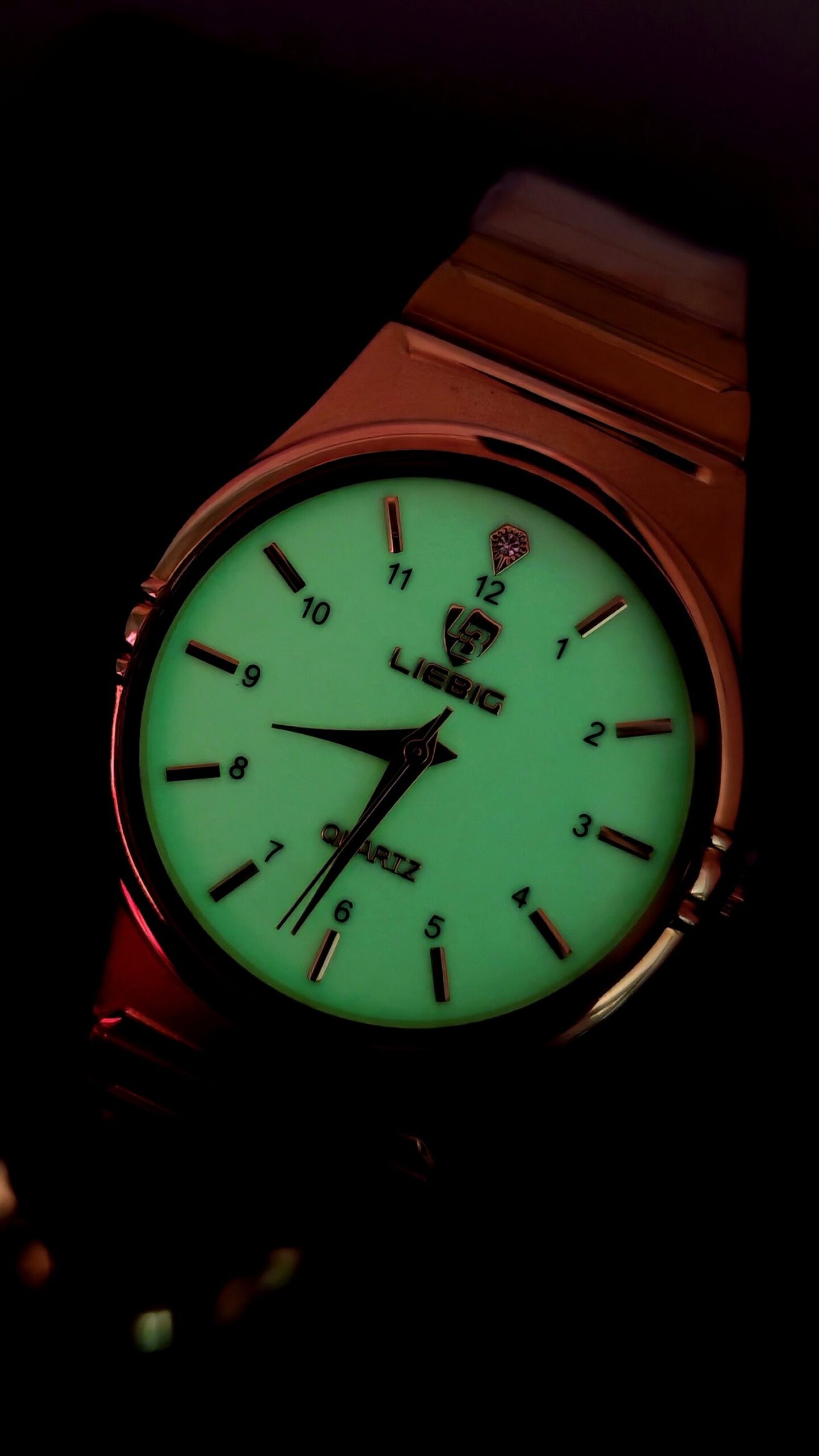 Reloj Quartz Modelo Fotoluminiscente. - Imagen 4