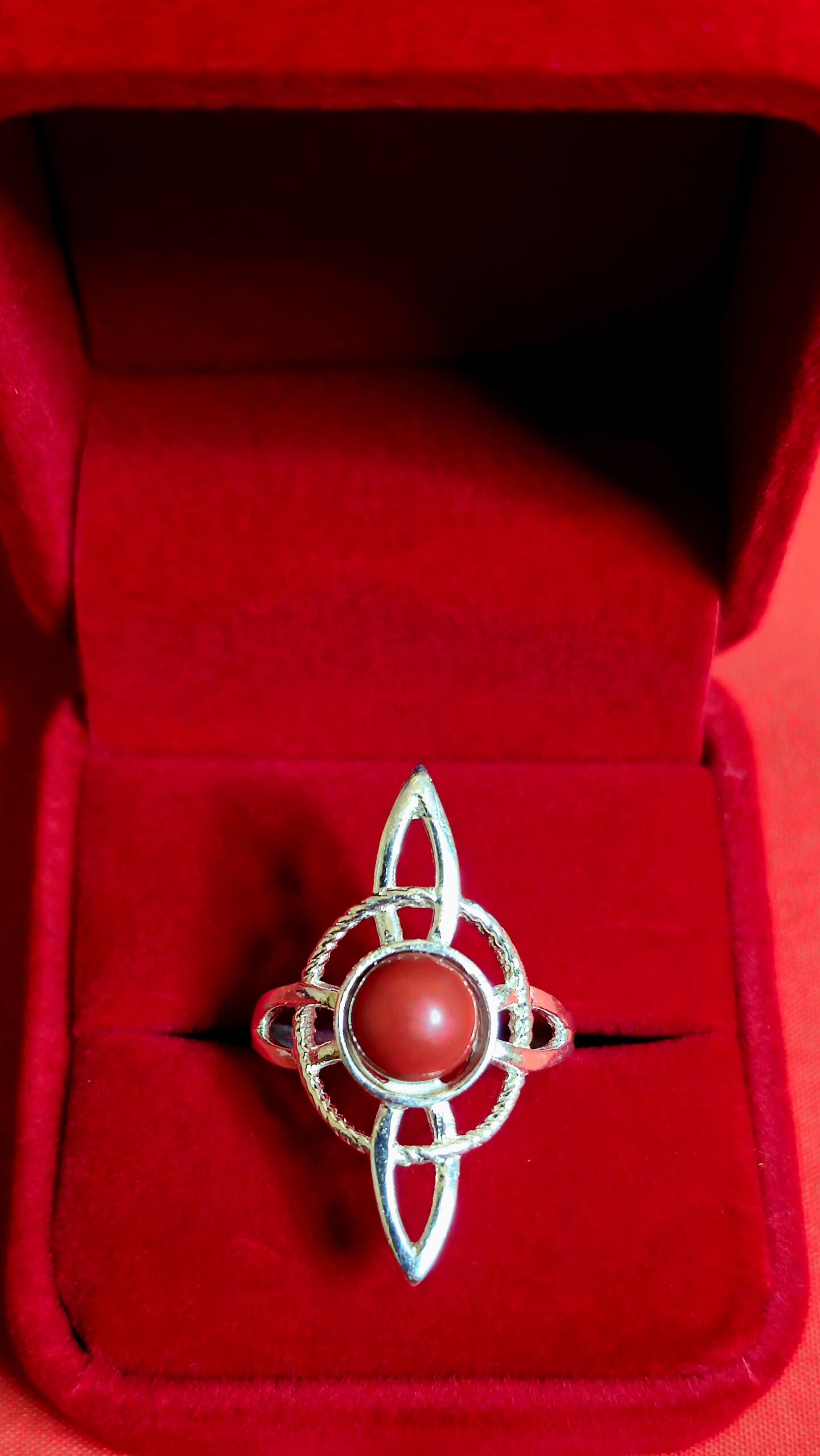 Anillo Nudo de Bruja (Rojo) - Imagen 2